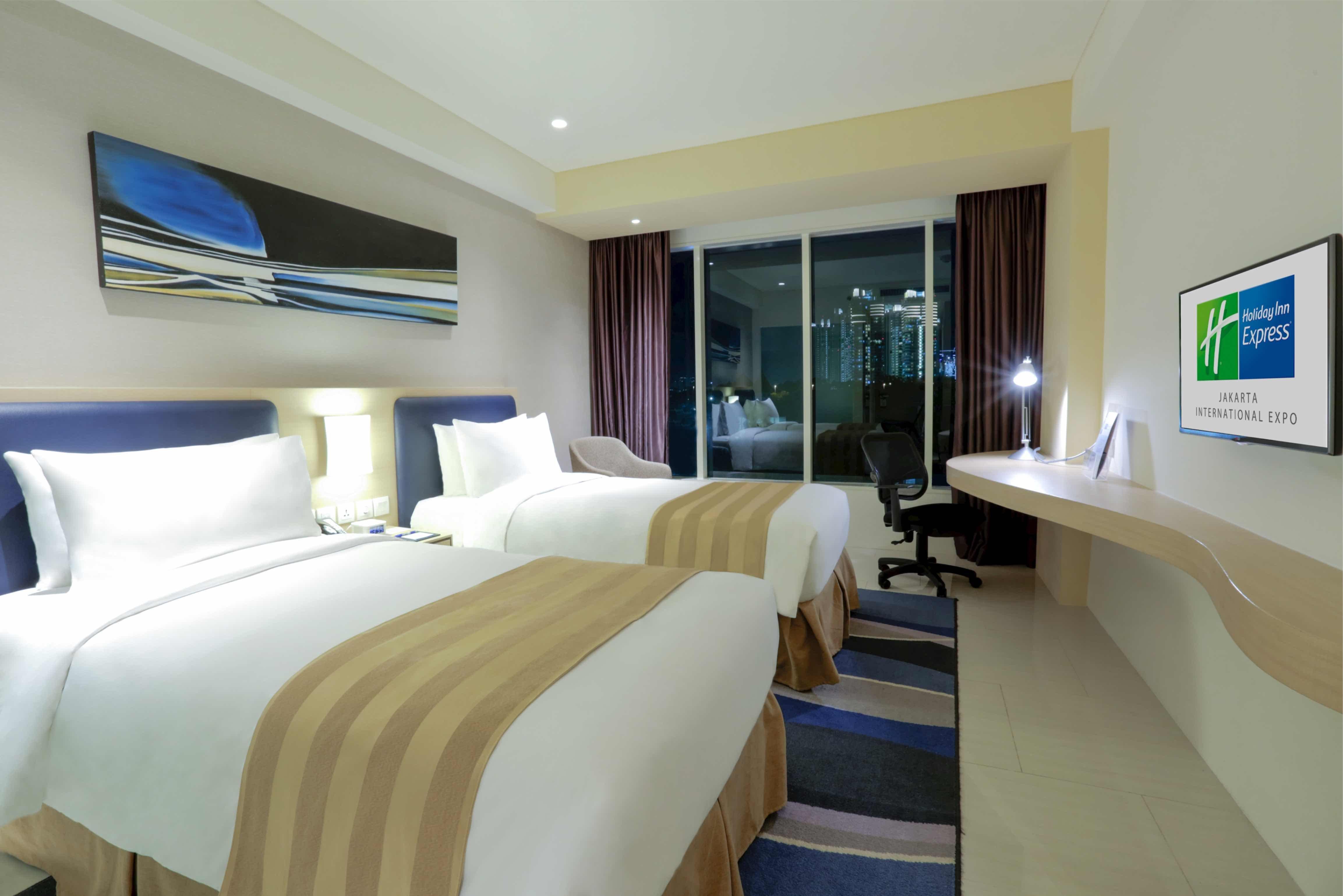 Holiday Inn Express Jakarta International Expo By Ihg Экстерьер фото