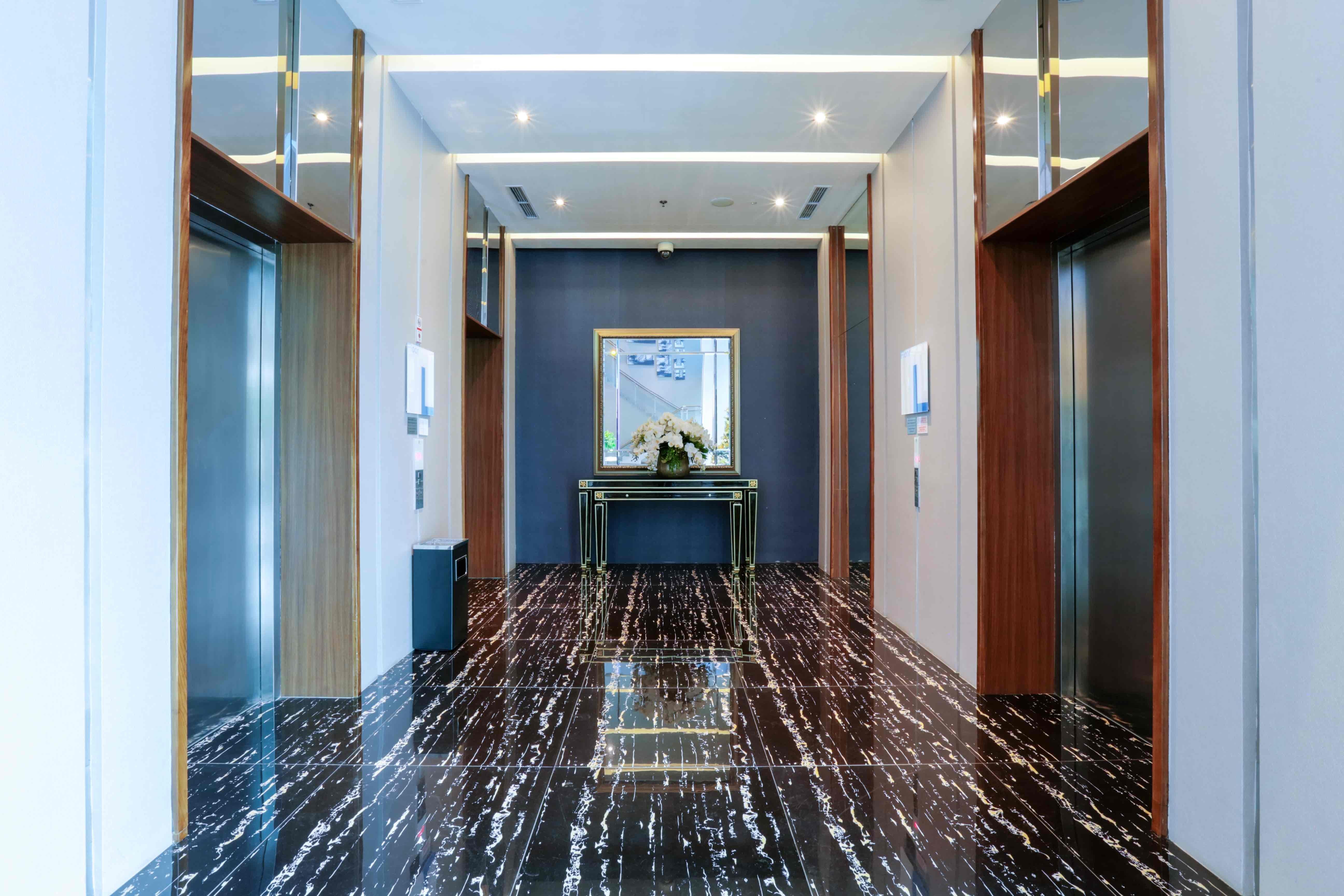 Holiday Inn Express Jakarta International Expo By Ihg Экстерьер фото