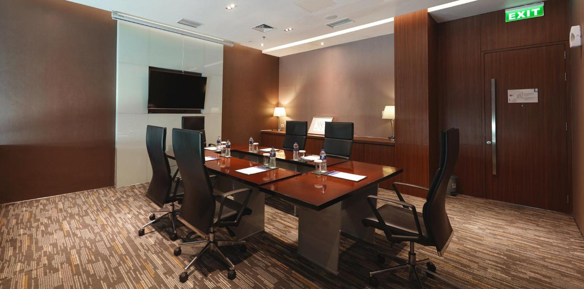 Holiday Inn Express Jakarta International Expo By Ihg Экстерьер фото
