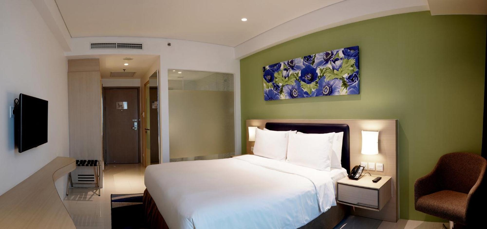 Holiday Inn Express Jakarta International Expo By Ihg Экстерьер фото